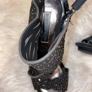 BCBG MAXAZRIA RHINESTONES PUMP